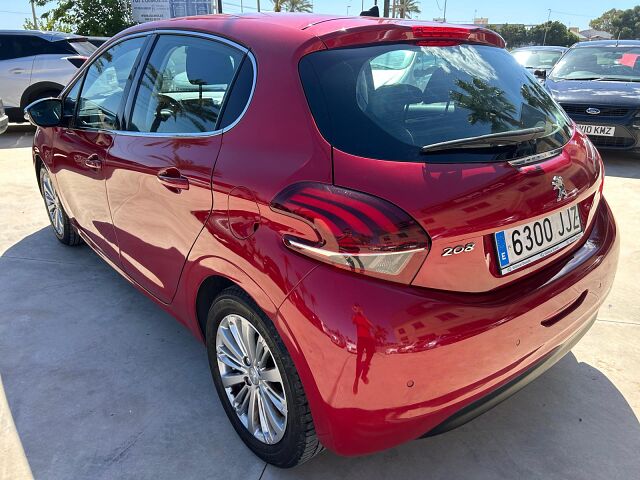 PEUGEOT 208 ALLURE 1.2 E-THP AUTO SPANISH LHD IN SPAIN 113000 MILES SUPERB 2015